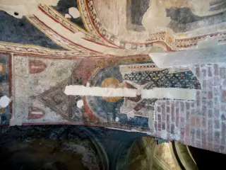 Affreschi del sottarco alla base dal campanile - Collegiata di Sant'Andrea a Savigliano