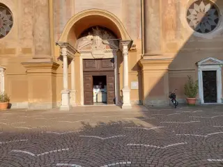 Portale - Chiesa Abbaziale di San Pietro dei Cassinesi a Savigliano