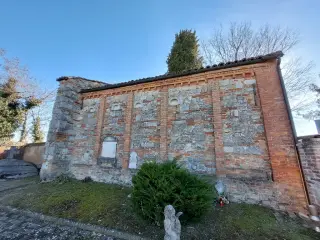 Fianco sinistro - Chiesa dei Santi Fabiano e Sebastiano a Montiglio MonferratoFrazione Scandeluzza