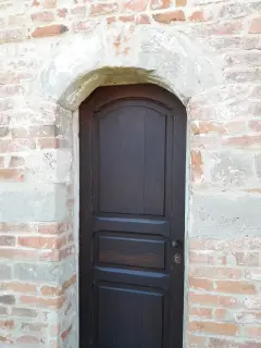 Porta laterale - Chiesa di San Giorgio a AramengoFrazione Masio