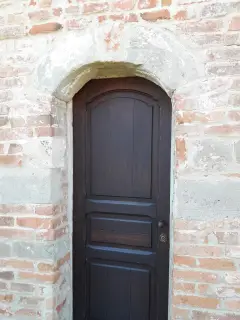 Porta laterale - Chiesa di San Giorgio a AramengoFrazione Masio