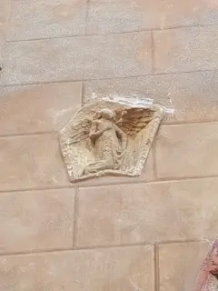 Bassorilievo murato in facciata - Oratorio di San Bartolomeo a Valenza