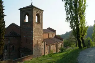 Lato Sinistro - Canonica di Santa Maria di Vezzolano a AlbugnanoFrazione Vezzolano