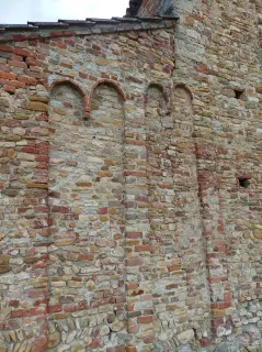 Facciata dettaglio - Pieve di Santa Maria a Viguzzolo
