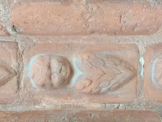 Formella del portale - Cattedrale dell' Assunta a Saluzzo