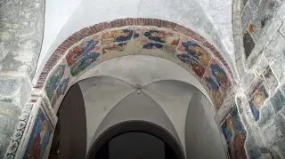 Arco affrescato - Parrocchiale dell' Assunta o di Santa Maria a Armeno