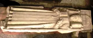 Lastra Sepolcrale - Chiesa o Monastero dei Santi Pietro e Colombano a Pagno