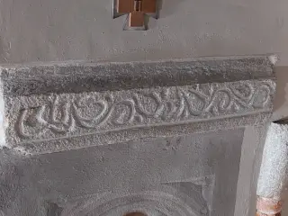 Pietra scolpita - Parrocchiale dell' Assunta a Rossana