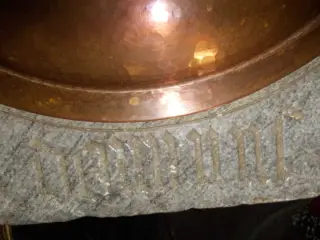 Fonte battesimale parte superiore - Parrocchiale di Sant'Andrea a Brossasco