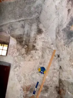 Affreschi cella alla  base del campanile, parete sud lato est - Parrocchiale di Sant'Andrea a Brossasco