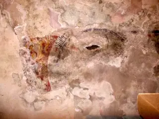 Affreschi cella alla  base del campanile, parete est parte inferiore - Parrocchiale di Sant'Andrea a Brossasco