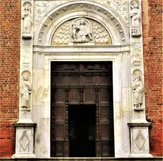Portale - Collegiata dell' Assunta a Revello