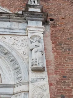 Portale dettaglio - Collegiata dell' Assunta a Revello