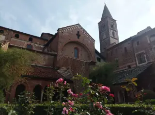 Chiostro - Abbazia di Santa Maria a RevelloFrazione Staffarda