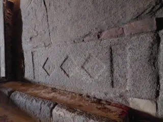 Lastra pavimentale - Abbazia di Santa Maria a Cavour