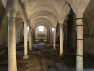 Cripta - Abbazia di Santa Maria a Cavour
