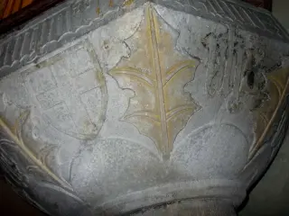 Fonte battesimale catino - Campanile Antica Chiesa di San Giovanni Battista a Barge