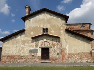 Facciata - Chiesa di San Giovanni Ai Campi a Piobesi Torinese
