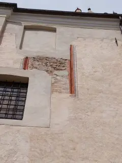 Finestra gotica murata - Parrocchiale di San Vito a Piossasco