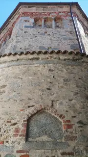 Esterno - Battistero di San Giovanni a Agrate Conturbia