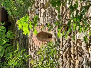 Piccola monofora tamponata sul fianco - Ex Chiesa di San Saturnino a Susa