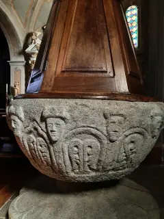 Acquasantiera - Parrocchiale di Santa Maria Assunta a Chiomonte