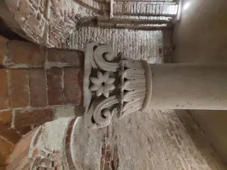 Capitello - Chiesa-cripta di Sant'Anastasio a Asti