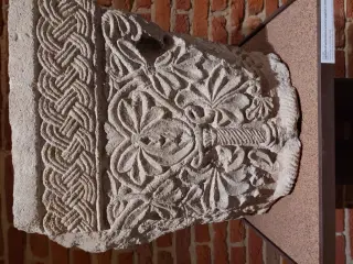 Capitello - Chiesa-cripta di Sant'Anastasio a Asti