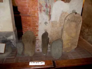 5 cippi funerari romani - Chiesa di San Martino a Ciriè