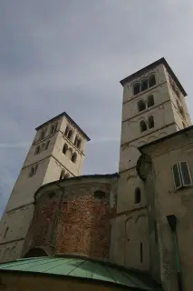 Abside e campanili - Cattedrale o Duomo di Santa Maria a Ivrea