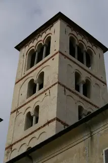 Campanile destro - Cattedrale o Duomo di Santa Maria a Ivrea