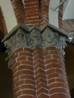 Capitello - Chiesa di San Bernardo a Vercelli