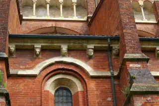 Mensole e capitelli dei fianchi - Basilica di Sant'Andrea a Vercelli