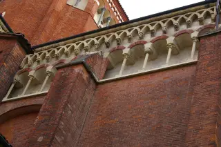 Mensole e capitelli dei fianchi - Basilica di Sant'Andrea a Vercelli