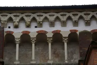 Mensole e capitelli dei fianchi - Basilica di Sant'Andrea a Vercelli