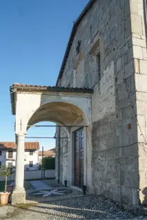 Protiro - Parrocchiale di San Giorgio a Agrate Conturbia