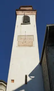Campanile con orologio solare - Parrocchiale di San Giorgio a Agrate Conturbia