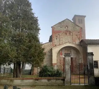 Facciata - Pieve di San Pietro a Casalvolone