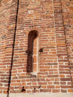 Monofora tamponata - Oratorio di San Martino a Vicolungo