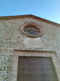 Portale e oculo - Parrocchiale di San Lorenzo a Mandello Vitta