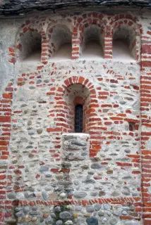 Particolare esterno - Battistero di San Giovanni Battista a Biella