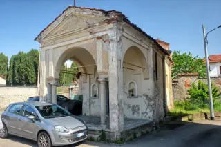 Fianco - Chiesa di Santa Caterina a CossatoFrazione Lavino