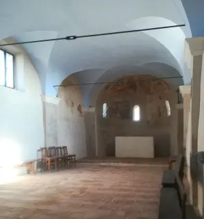 Interno e affreschi - Rettoria di San Gaudenzio a LessonaFrazione Principe