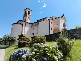Vista e campanile - Parrocchiale di San Nicolao a Valle San Nicolao