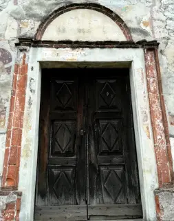 Portale - Chiesa di San Teonesto a Masserano