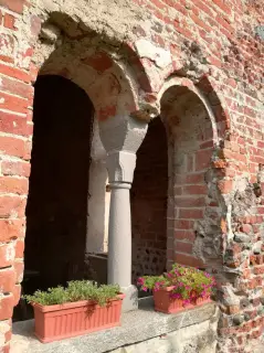 Bifore - Chiesa di S. Pietro e Paolo/S. Tommaso/S.pietro alla Garella a Castelletto CervoFrazione Bozzo