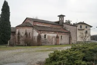 Abside e fianco sinistro - Chiesa della Madonna di Cerniori o Santa Maria de Cerniori a RoasioFrazione Curavecchia