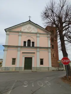 Facciata e campanile - Chiesa di Santa Maria dell'Isola a Montanaro