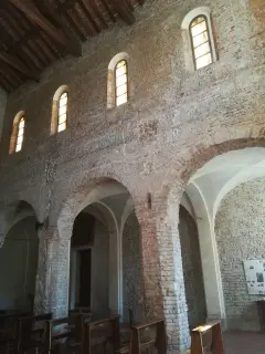 Interno - Chiesa di San Michele in Insula a Trino