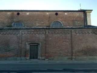 Fianco - Chiesa di San Pietro Martire a Morano Sul Po